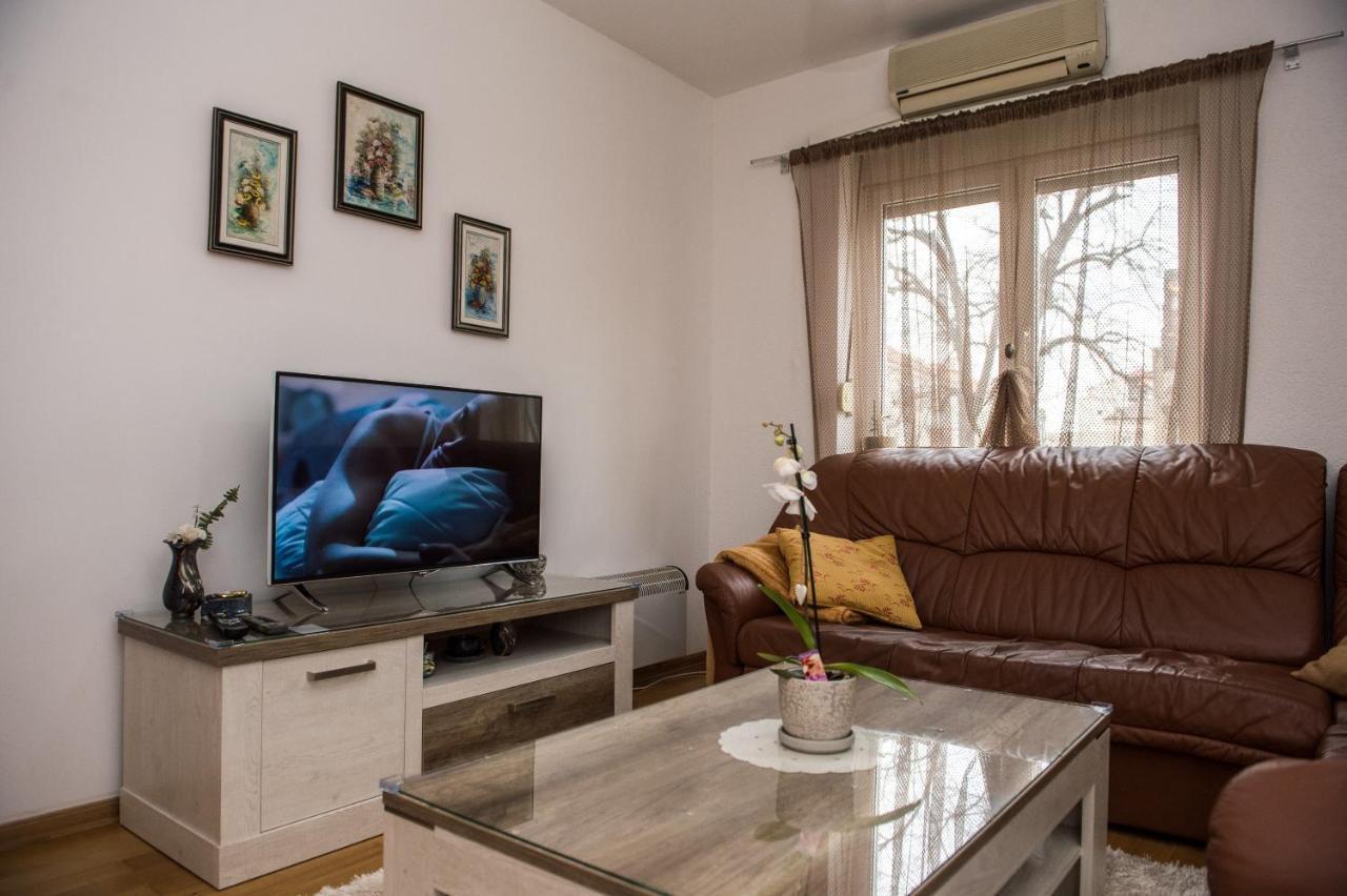 Central Place Требинье Экстерьер фото